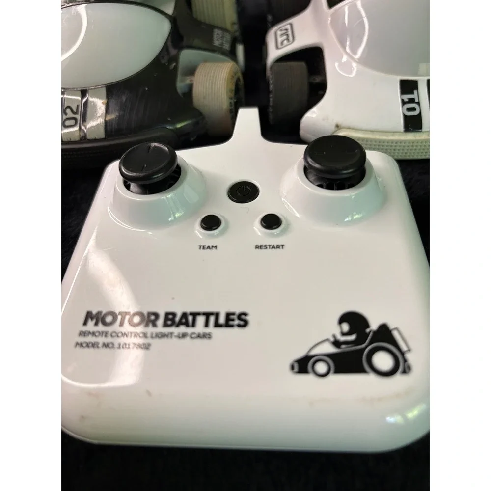 Motor Battles Remote Control Light-Up Cars Set Model 1017802 RC Bumper Cars